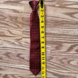 Boy's clip-on Necktie Tie 14.5" Maroon with tan and white pattern